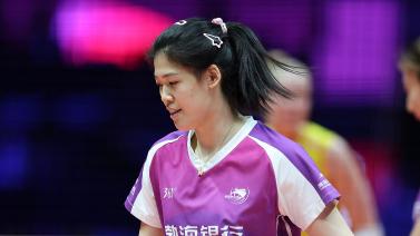 奥莱报：迪马利亚壁画遭到涂污，青训教练指责罗萨里奥球迷
